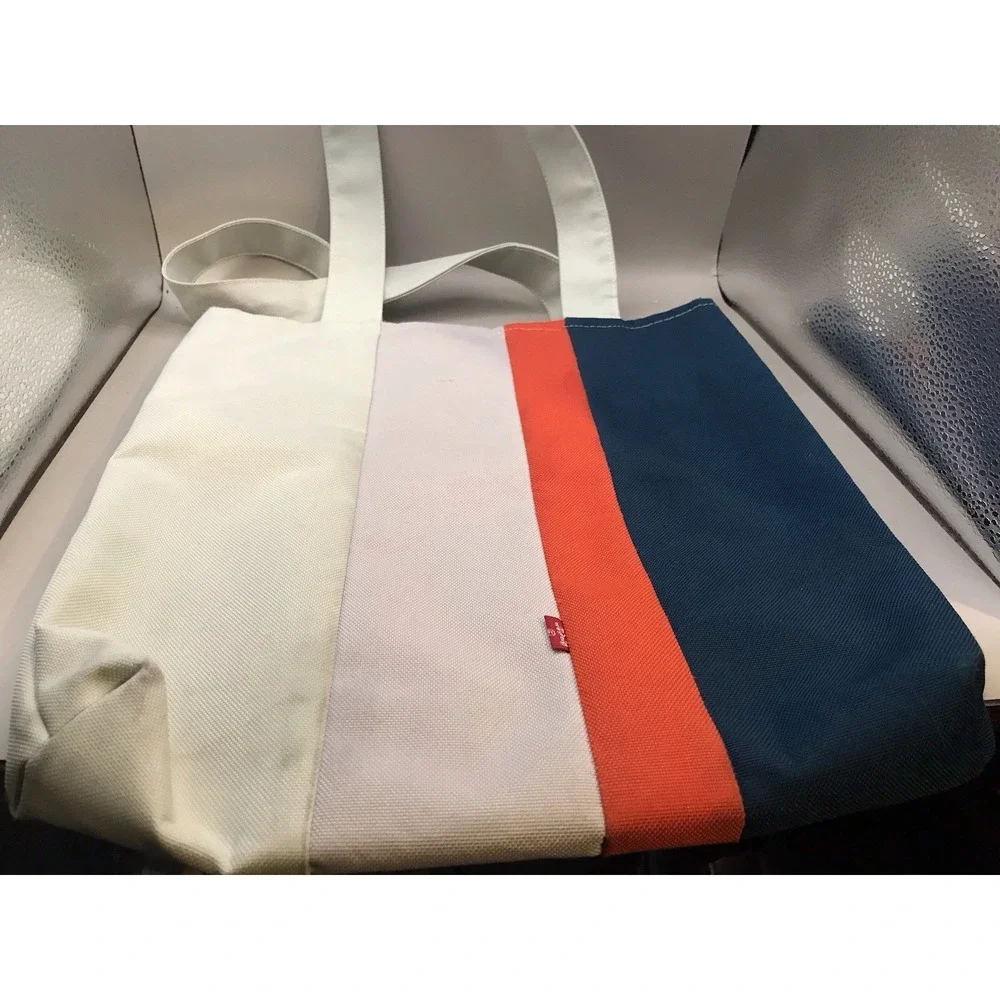 Levis levi canvas
